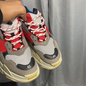 Balenciaga triple S